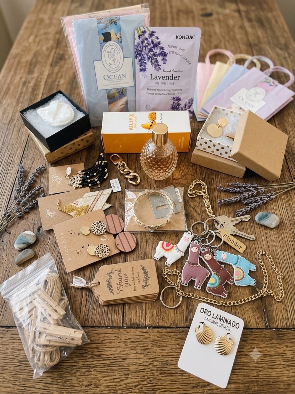 Assorted Women's Accessories Gift Set spa Jewelry charms bodyOil mask fresheners